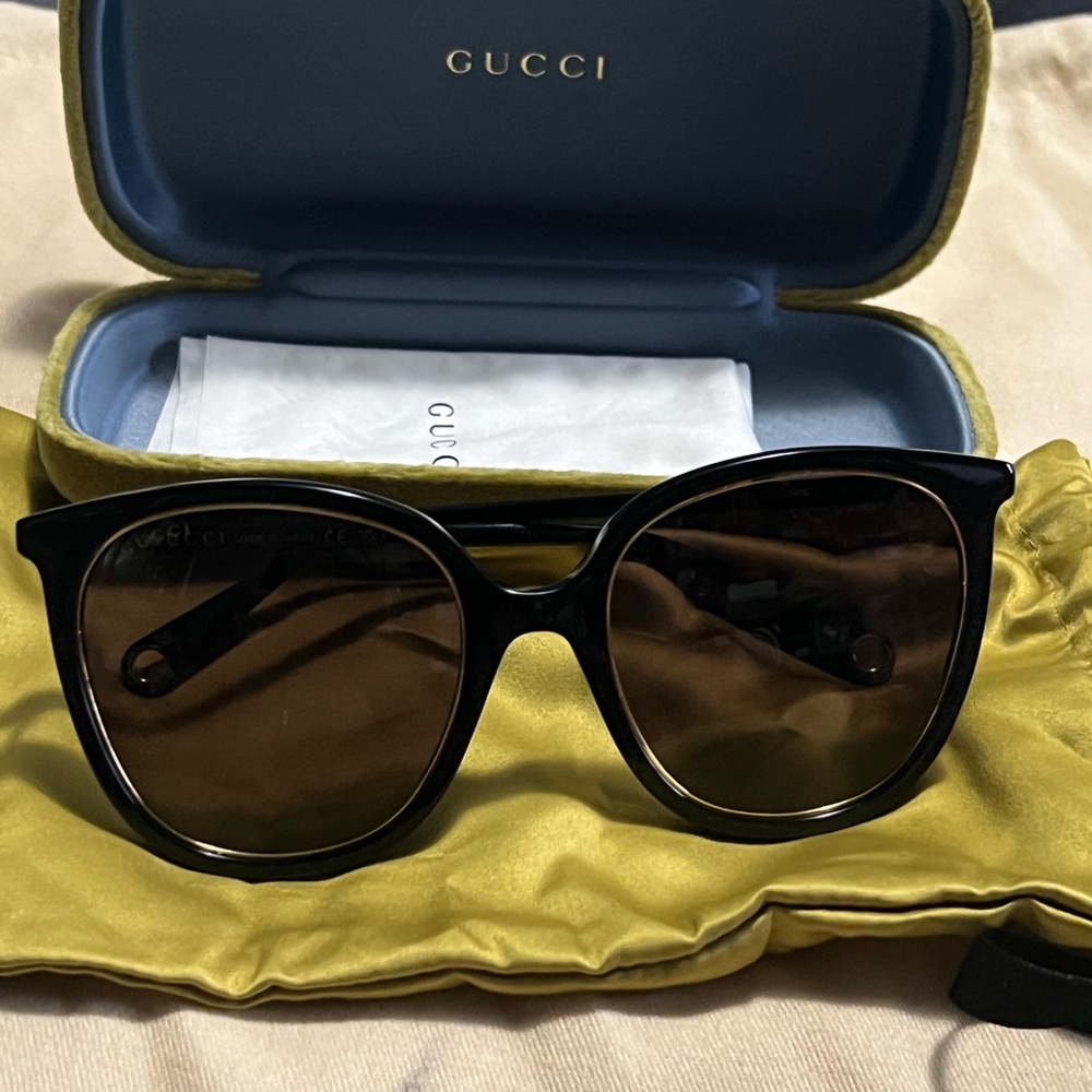 Gucci Black Oversized Square Sunglasses